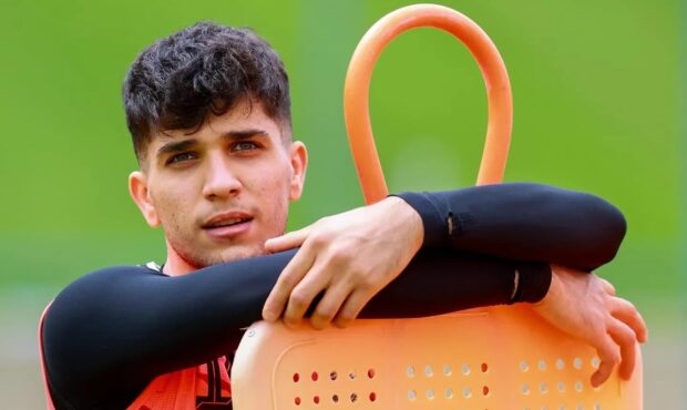 درخواست جنجالی سپاهان، انتقال آریا یوسفی به پرسپولیس را لغو کرد