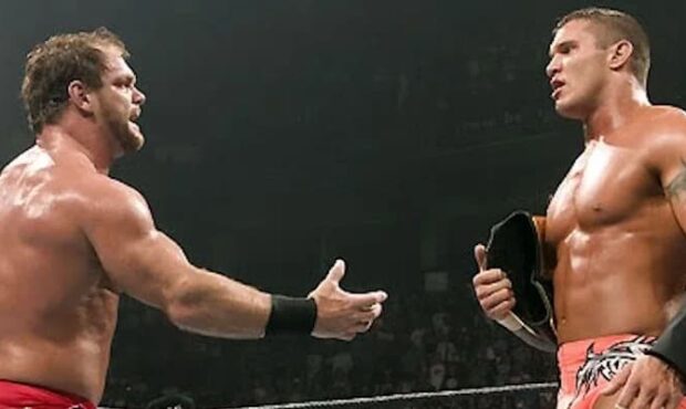 رندی اورتون، جوان‌ترین قهرمان تاریخ WWE: ۲۲ سال پیش بر کریس بنوا غلبه کرد!