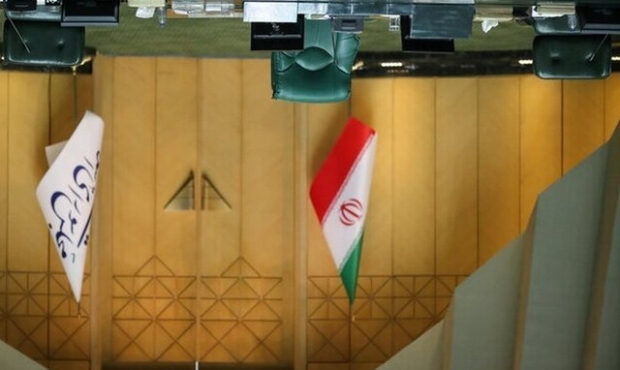 فوری: درخواست بازگشایی مجلس و بررسی عملکرد هیئت‌رئیسه در دستور کار قرار گرفت