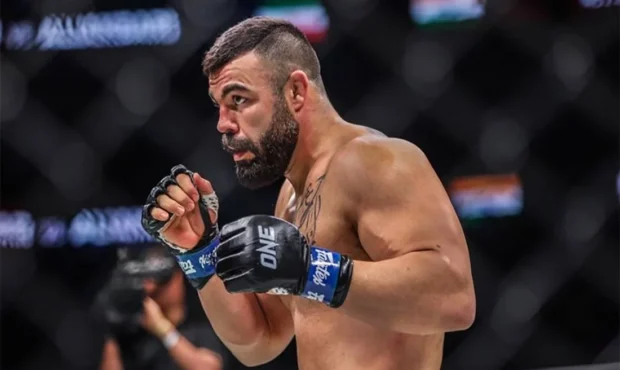 علی اکبری به زودی از دنیای MMA وداع می‌کند