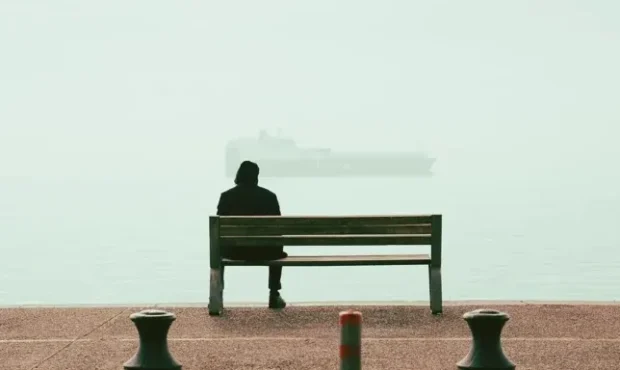 تنهایی و انزوا: کاهش ۶ ساله عمر سالم زندگی شما!