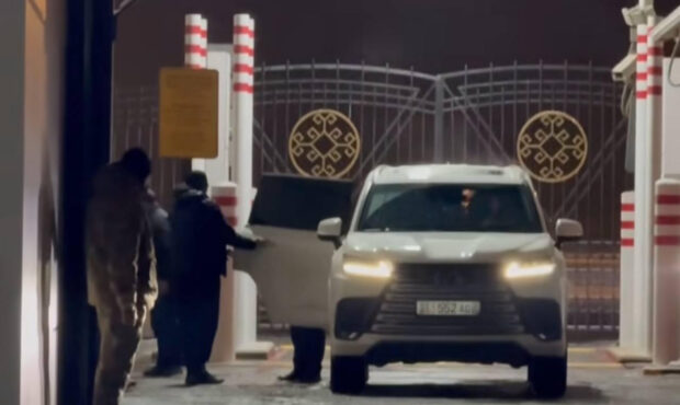 فراخوان برای لغو فوری ممنوعیت واردات خودروهای شخصی در منطقه آزاد اروند