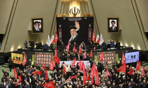 پایان مرخصی با حقوق نمایندگان مجلس؛ خواسته‌ای که به گوش می‌رسد!