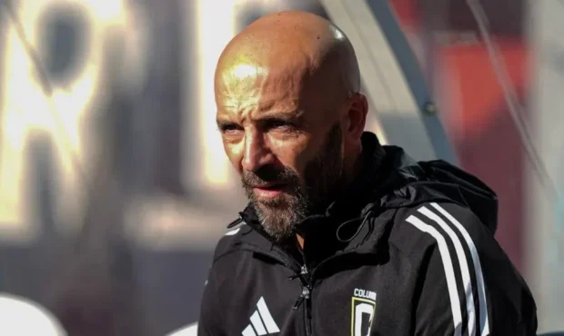 برادر گونزالو هیگواین به‌دلیل رفتار زن‌ستیزانه با داور زن از MLS اخراج شد