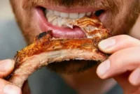 گوشت‌خواران در مسیر رسیدن به ۱۰۰ سالگی شانس بیشتری دارند!
